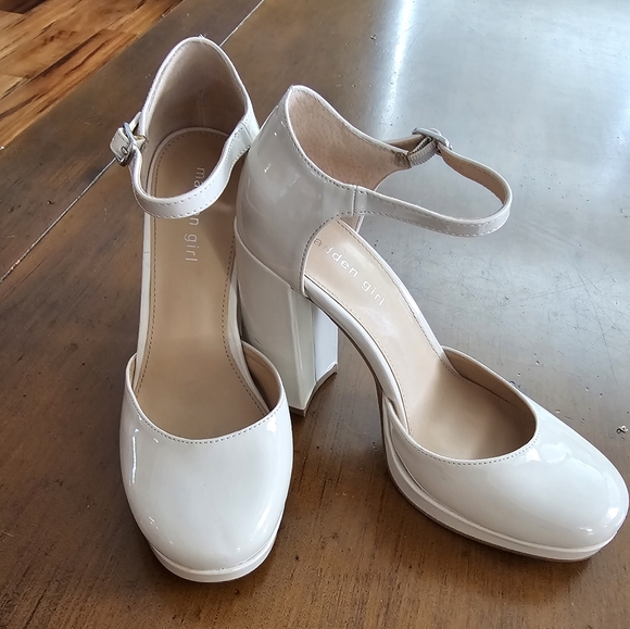 Steve Madden bone heels size 7.5 excellent condition - Picture 8 of 9